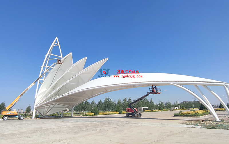 陜西定邊馬蓮灘沙漠公園鋼膜結(jié)構(gòu)工程“奮力快跑”，工程“進(jìn)度條”刷新了!