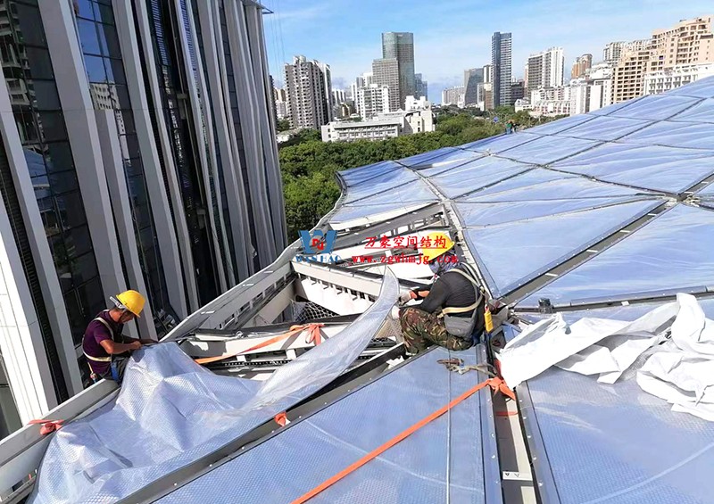 縱使烈日炎炎，腳步從未止歇！海南這個ETFE氣枕膜項目施工進度有最新消息