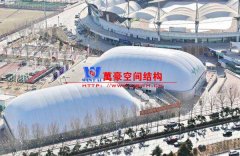 充氣膜結(jié)構(gòu)適用于冰雪館嗎？冰雪館采用充氣膜建造的原因是什么？